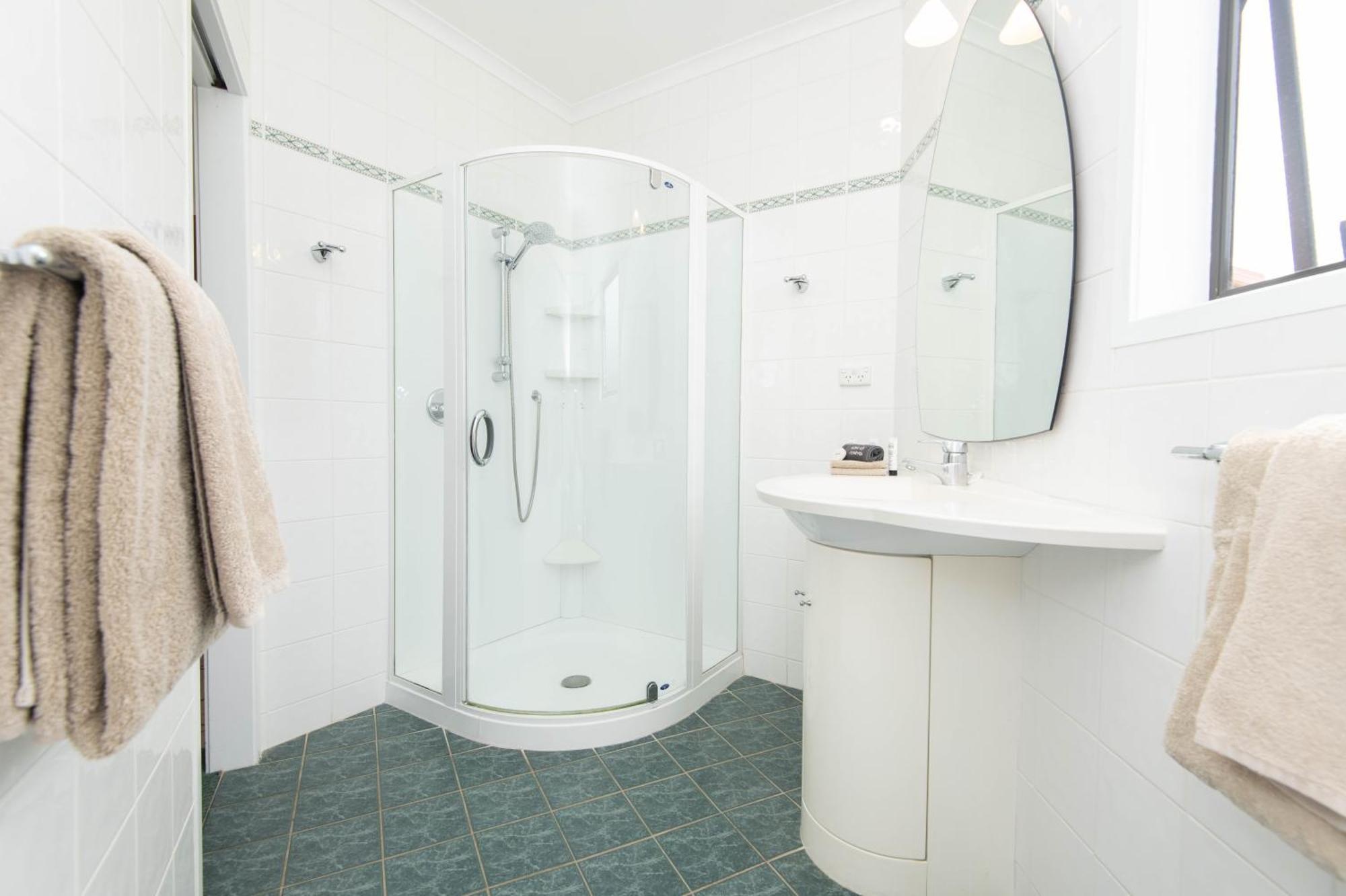 Ocean Breeze Cottages Бернт Пайн Екстериор снимка