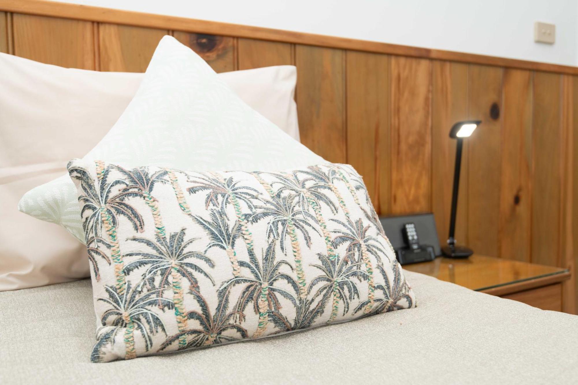 Ocean Breeze Cottages Бернт Пайн Екстериор снимка