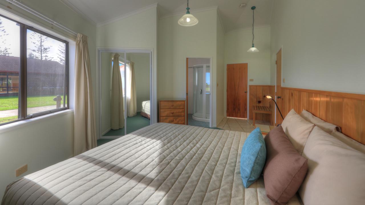 Ocean Breeze Cottages Бернт Пайн Екстериор снимка